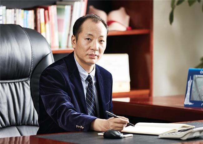 制造行业发展助力中国品牌走向全球OG视讯陈智林：以创新驱动鞋服(图1)
